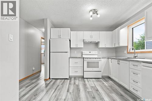 205 Imperial Street, Saskatoon, SK - Indoor Photo Showing Kitchen