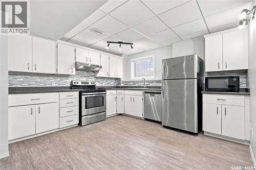 205 Imperial Street, Saskatoon, SK - Indoor Photo Showing Kitchen With Stainless Steel Kitchen