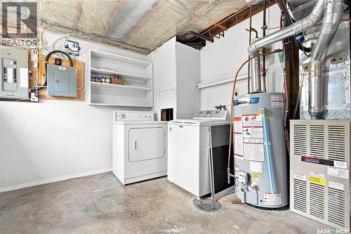 205 Imperial Street, Saskatoon, SK - Indoor Photo Showing Laundry Room