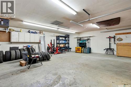205 Imperial Street, Saskatoon, SK - Indoor Photo Showing Garage