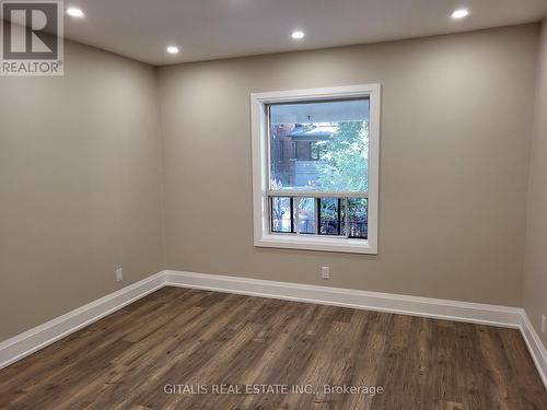 MAIN FLOOR - 195 OAKMOUNT ROAD N , Toronto, Ontario M6P 2N1 4