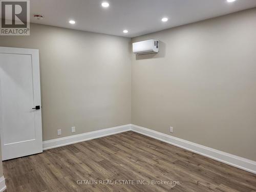MAIN FLOOR - 195 OAKMOUNT ROAD N , Toronto, Ontario M6P 2N1 5