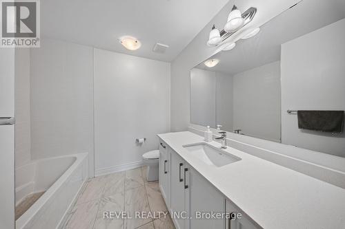 455 Ramsey Place, Milton, ON - Indoor Photo Showing Bathroom