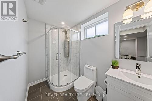 455 Ramsey Place, Milton, ON - Indoor Photo Showing Bathroom
