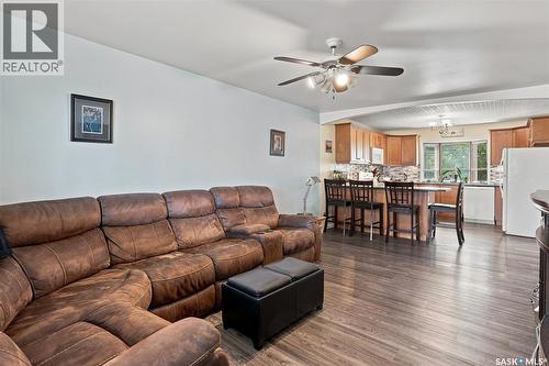 503 P Avenue N, Saskatoon, SK - Indoor Photo Showing Living Room