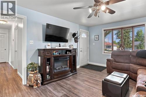 503 P Avenue N, Saskatoon, SK - Indoor Photo Showing Living Room With Fireplace