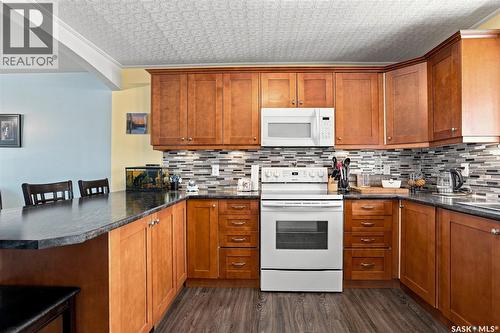 503 P Avenue N, Saskatoon, SK - Indoor Photo Showing Kitchen