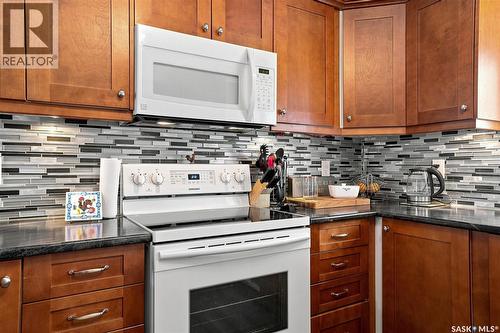 503 P Avenue N, Saskatoon, SK - Indoor Photo Showing Kitchen