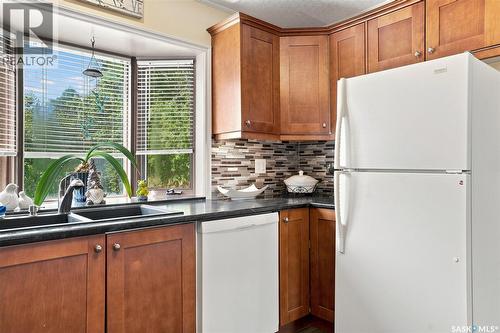 503 P Avenue N, Saskatoon, SK - Indoor Photo Showing Kitchen With Double Sink