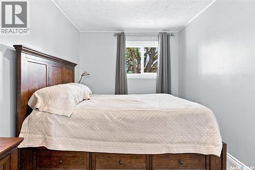503 P Avenue N, Saskatoon, SK - Indoor Photo Showing Bedroom