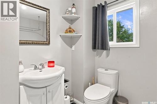 503 P Avenue N, Saskatoon, SK - Indoor Photo Showing Bathroom