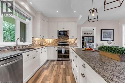 40 Third Line Road, Centre Wellington, ON - Indoor Photo Showing Kitchen With Stainless Steel Kitchen With Double Sink With Upgraded Kitchen