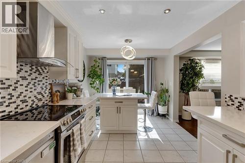 913 Copper Leaf Crescent, Kitchener, ON - Indoor Photo Showing Kitchen