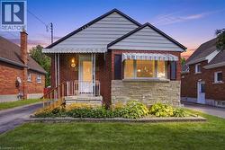 111 SHARON Avenue  Hamilton, ON L8T 1E4