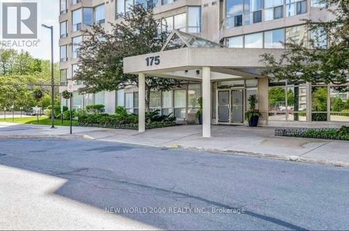 902 - 175 CEDAR AVENUE , Richmond Hill, Ontario L4C 9V3 2