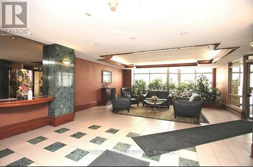 902 - 175 CEDAR AVENUE , Richmond Hill, Ontario L4C 9V3 5