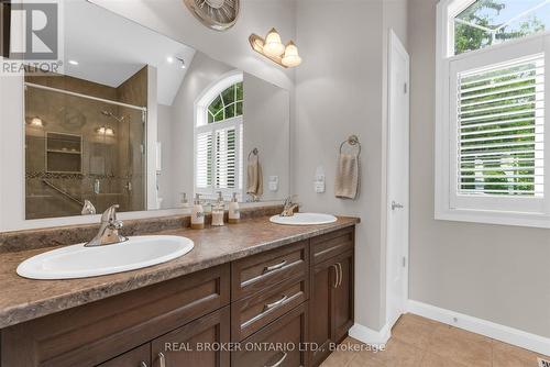 40 Third Line Road, Centre Wellington, ON - Indoor Photo Showing Bathroom