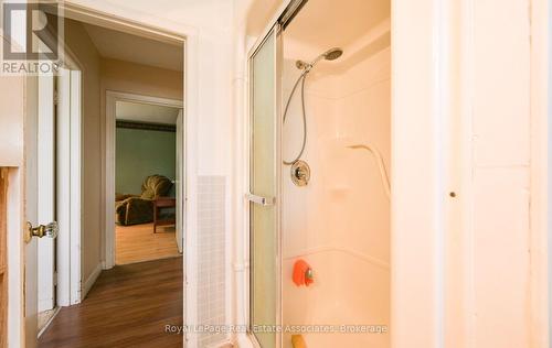 27 Rothsay Avenue, Kitchener, ON - Indoor Photo Showing Bathroom