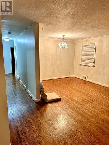 40 TEDFORD DRIVE , Toronto, Ontario M1R 1M1 2