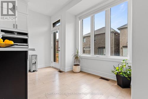 2879 Foxden Square, Pickering, ON - Indoor