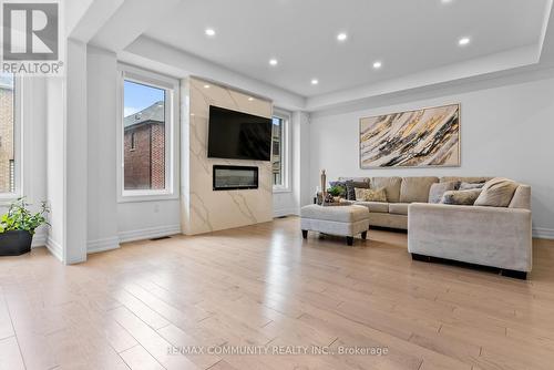 2879 Foxden Square, Pickering, ON - Indoor Photo Showing Living Room