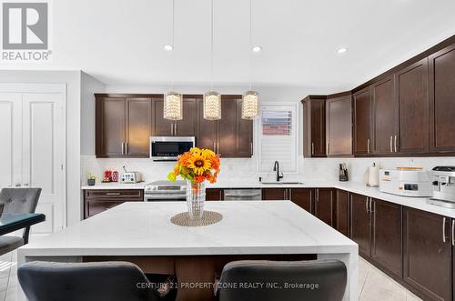 114 Mincing Trail, Brampton, ON - Indoor Photo Showing Kitchen
