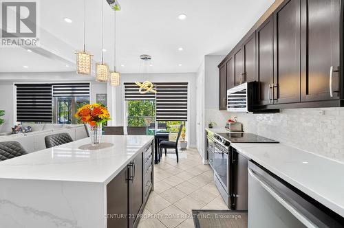 114 Mincing Trail, Brampton, ON - Indoor Photo Showing Kitchen With Upgraded Kitchen