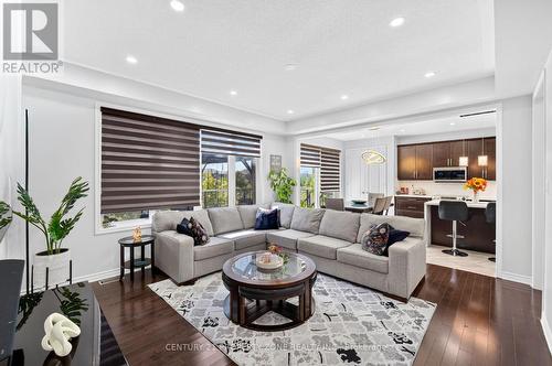 114 Mincing Trail, Brampton, ON - Indoor Photo Showing Living Room