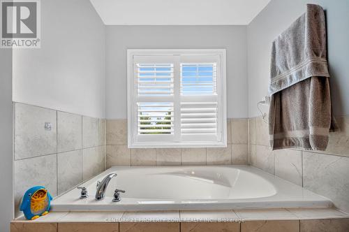 114 Mincing Trail, Brampton, ON - Indoor Photo Showing Bathroom