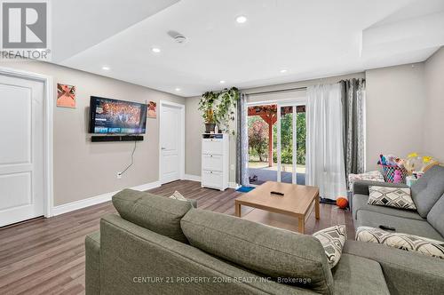 114 Mincing Trail, Brampton, ON - Indoor Photo Showing Living Room