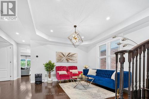 114 Mincing Trail, Brampton, ON - Indoor Photo Showing Living Room
