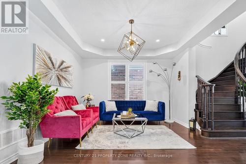 114 Mincing Trail, Brampton, ON - Indoor Photo Showing Living Room