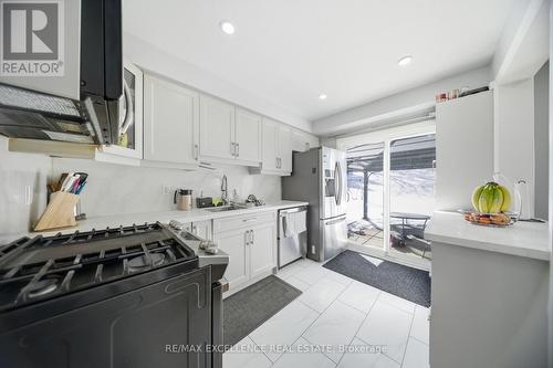 46 Nectarine Crescent, Brampton, ON - Indoor Photo Showing Kitchen