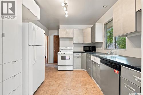 1401 10Th Street E, Saskatoon, SK - Indoor Photo Showing Kitchen