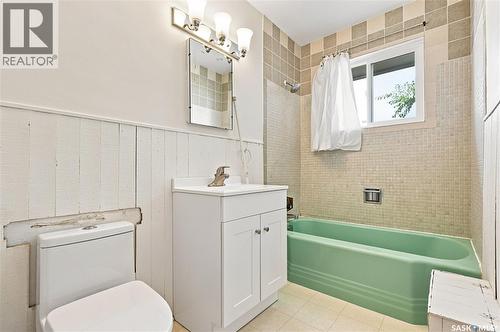 1401 10Th Street E, Saskatoon, SK - Indoor Photo Showing Bathroom