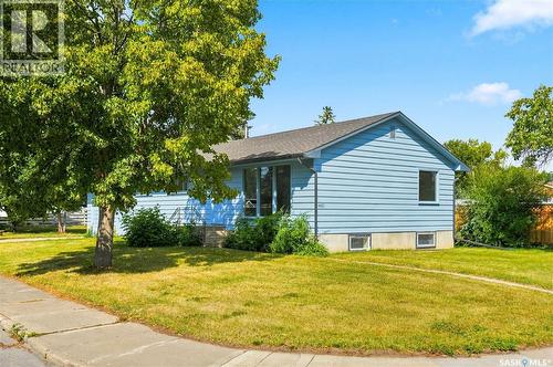 1401 10Th Street E, Saskatoon, SK - Outdoor