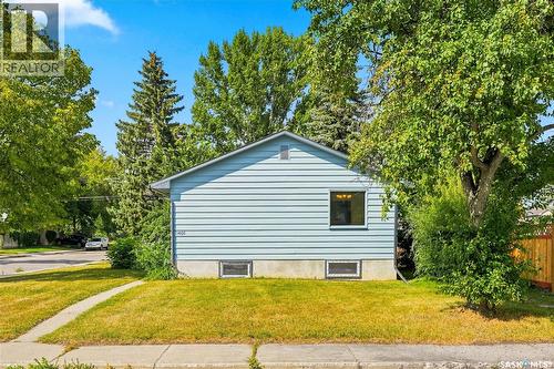 1401 10Th Street E, Saskatoon, SK - Outdoor