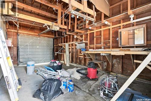 1401 10Th Street E, Saskatoon, SK - Indoor With Storage