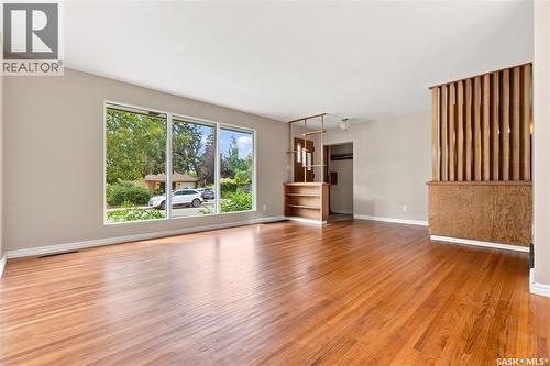 1401 10Th Street E, Saskatoon, SK - Indoor Photo Showing Living Room