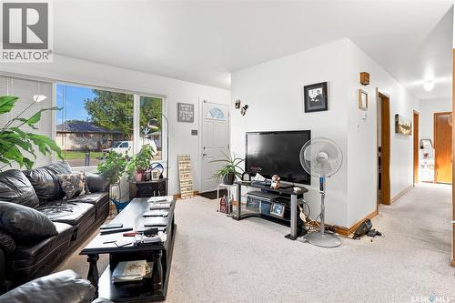 229 U Avenue N, Saskatoon, SK - Indoor