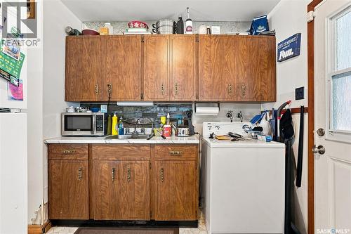 229 U Avenue N, Saskatoon, SK - Indoor Photo Showing Kitchen