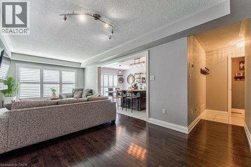 76 Ruhl Drive S, Milton, ON - Indoor Photo Showing Living Room