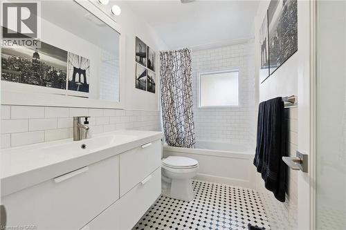 White subway tile shower surround - 49 East Street, Cambridge, ON - Indoor Photo Showing Bathroom