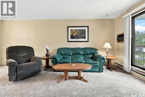 203 525 5Th Avenue N, Saskatoon, SK - Indoor Photo Showing Living Room