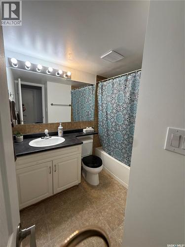 4 111 St Lawrence Crescent, Saskatoon, SK - Indoor Photo Showing Bathroom
