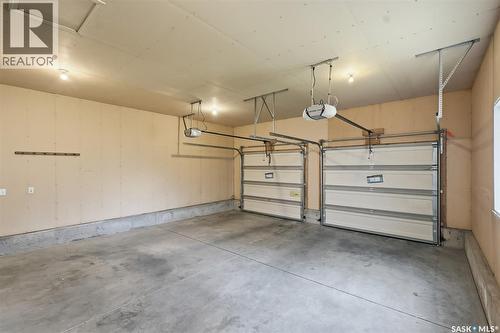 703 Beechmont Lane, Saskatoon, SK - Indoor Photo Showing Garage