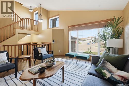 703 Beechmont Lane, Saskatoon, SK - Indoor Photo Showing Living Room