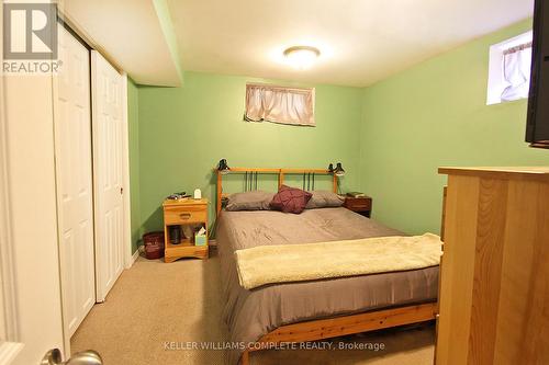 7 Lampton Place, Hamilton, ON - Indoor Photo Showing Bedroom