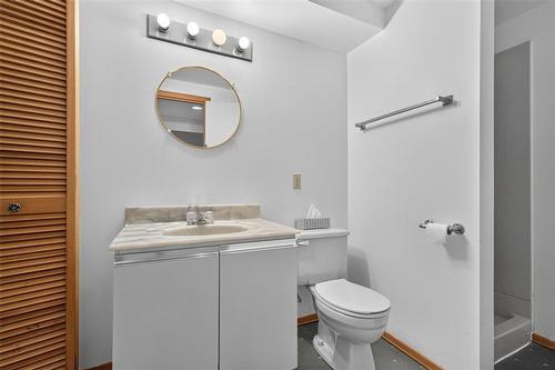 92 Blackwater Bay, Winnipeg, MB - Indoor Photo Showing Bathroom