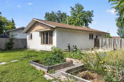 92 Blackwater Bay, Winnipeg, MB - Outdoor